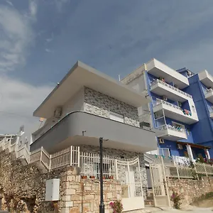 Vasili Sunstay Sarandë